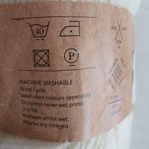 New VTG Hayfield Double Knitting with Wool Yarn, Lot of 2 skeins Green and Ivory - Picture 5 of 7